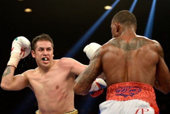 Peribán empezó lento en la batalla, la rapidez de su enemgo era un gran problema.