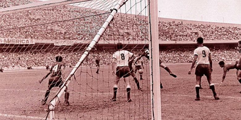 Pumas y América, en el debut de los universitarios en Primera División el 1 de julio de 1962.