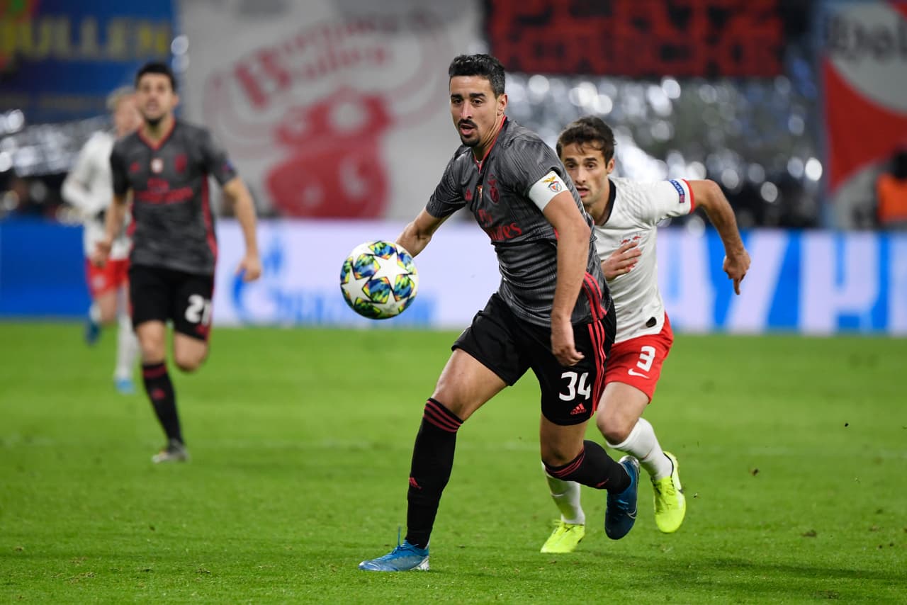 RB Leipzig empata 2-2 con el Benfica; para los visitantes marcaron Pizzi y Vinícius, Forsberg hizo doblete al final del partido para rescatar el empate.