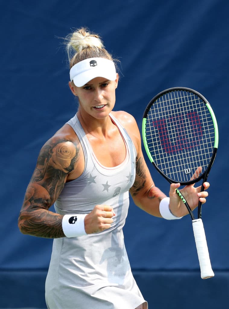 El brazo derecho es donde más evidente se hacen los tatuajes de la jugadora que cayó eliminada contra Caroline García en el reciente Abierto de China.