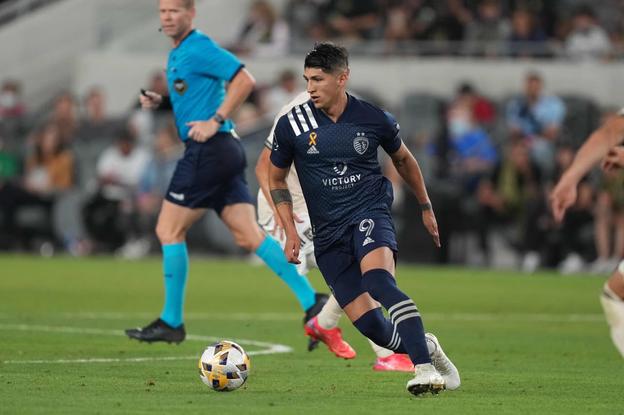 Alan Pulido poco pudo hacer para evitar la caída de su equipo.
<br>