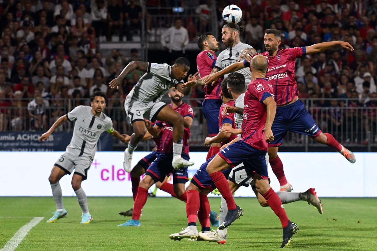 Lionel Messi y Neymar brillaron en la goleada del PSG al Clermont en el arranque de la Ligue 1.