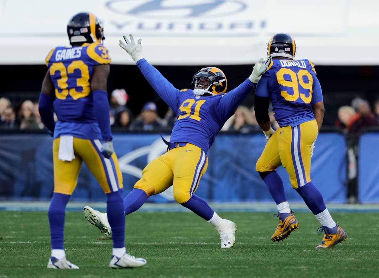 Defensiva de los Rams pierde una pieza clave por el resto de la campaña