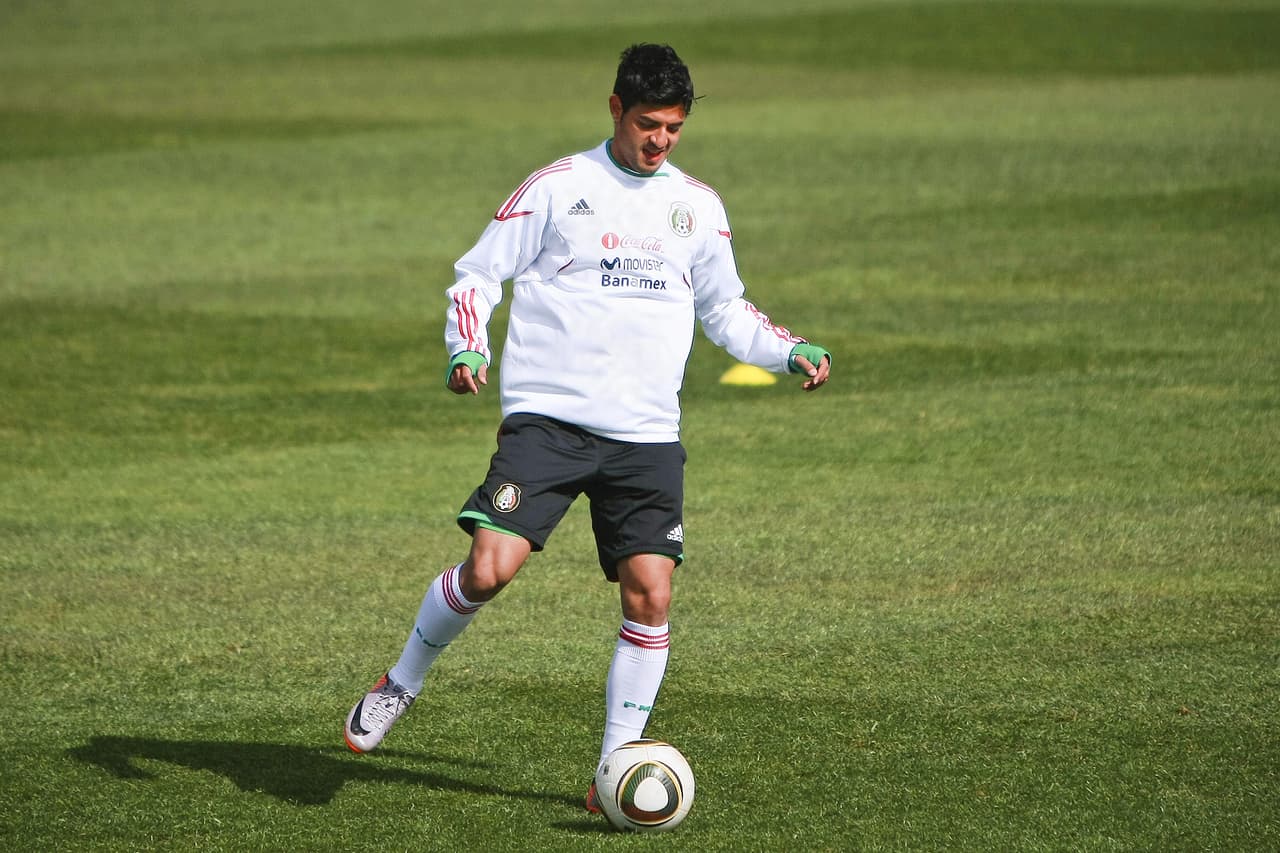 Vela incluso no asistió al Mundial de Brasil 2014, en una época que fue de las peores en las eliminatorias para el 
<i>Tri</i>.