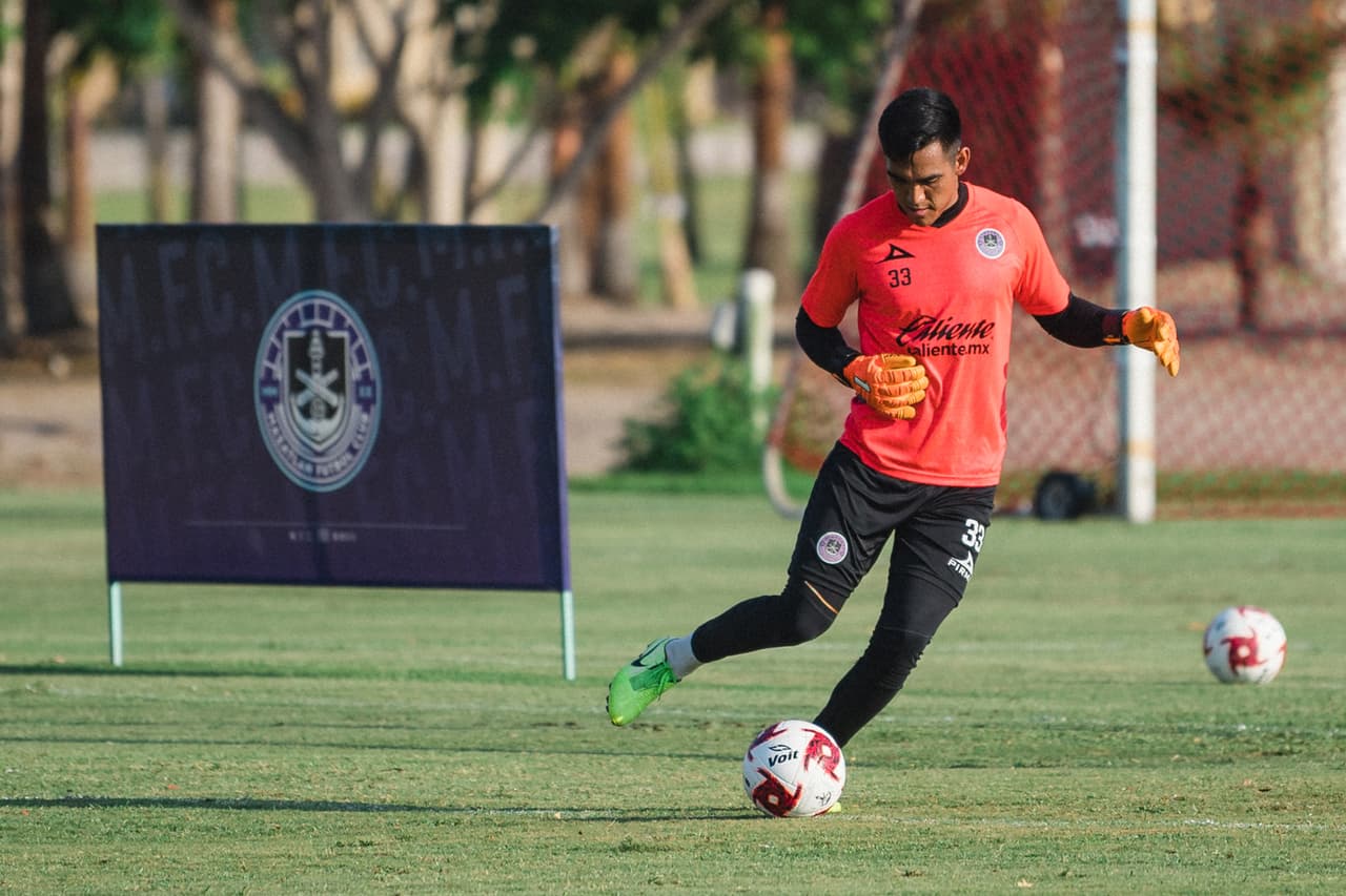 Mazatlán debutará a 'delantero' en el arco ante bajas de Fraga y Sosa