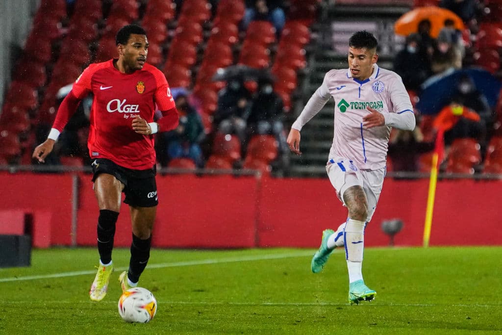 De mano de Iago Aspas, el Celta de Vigo logra vebcer 1-2 en su visita al Deportivo Alavés, mientras que Mallorca y Getafe no se hacen daño y se conforman con un empate 0-0.