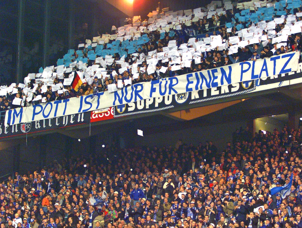 Y es que no importa el escenario, el ambiente que ponen los seguidores es de campeonato porque nadie quiere perder el encuentro ante el odiado rival.