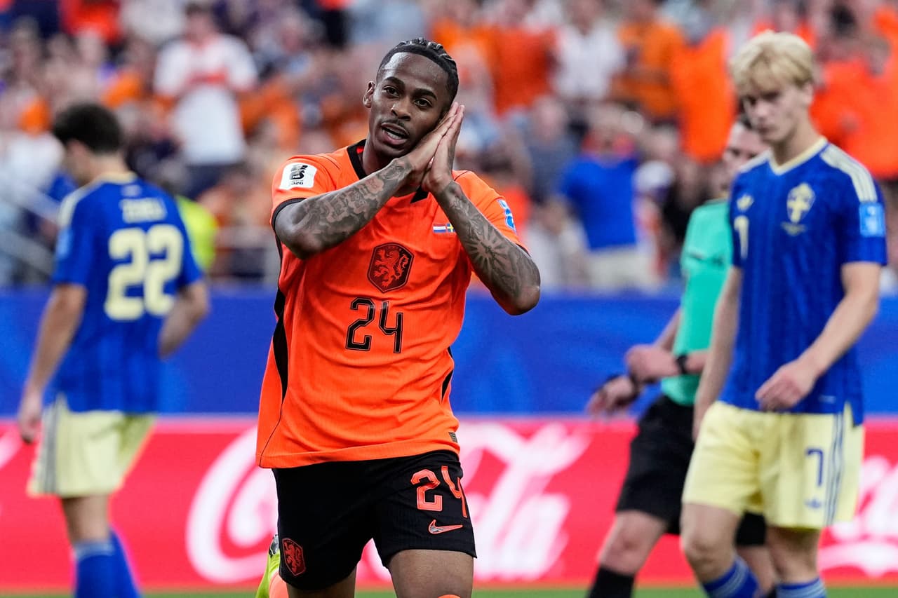 La intensidad, los goles y las jugadas en las mejores imágenes del encuentro entre Países Bajos y Suecia en el Mundial