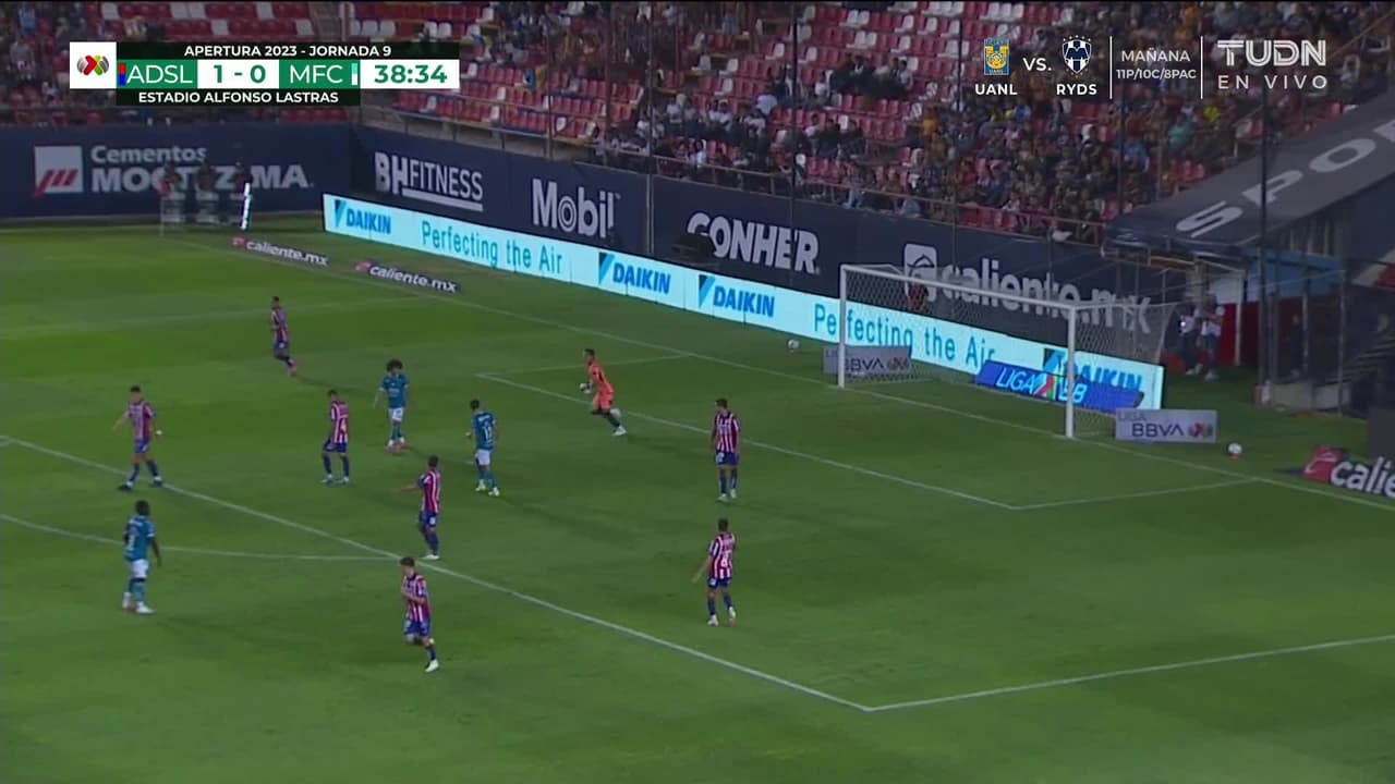 ¡TIRO ATAJADO! disparo por Bryan Colula.