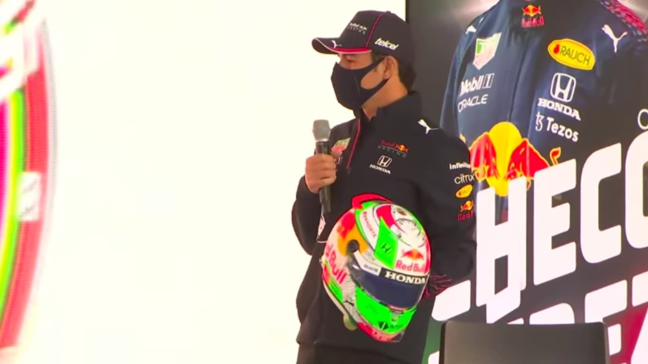 ‘Checo’ Pérez presenta nuevo casco para el GP México