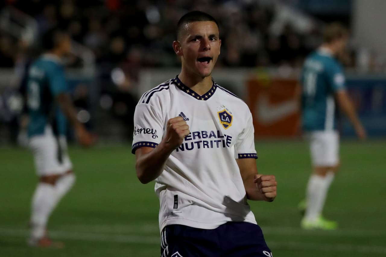 Delantero - DEJAN JOVELJIC (LA Galaxy)
<br>