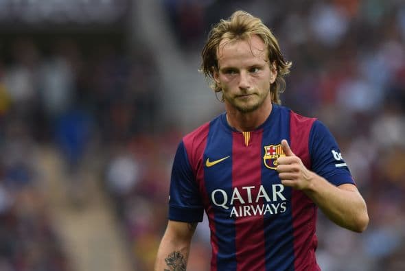Para cubrir este hueco el Barcelona contrato al croata Iván Rakitic proveniente del Sevilla, por lo que el mediocampista ya sabe cómo jugar en la liga española.