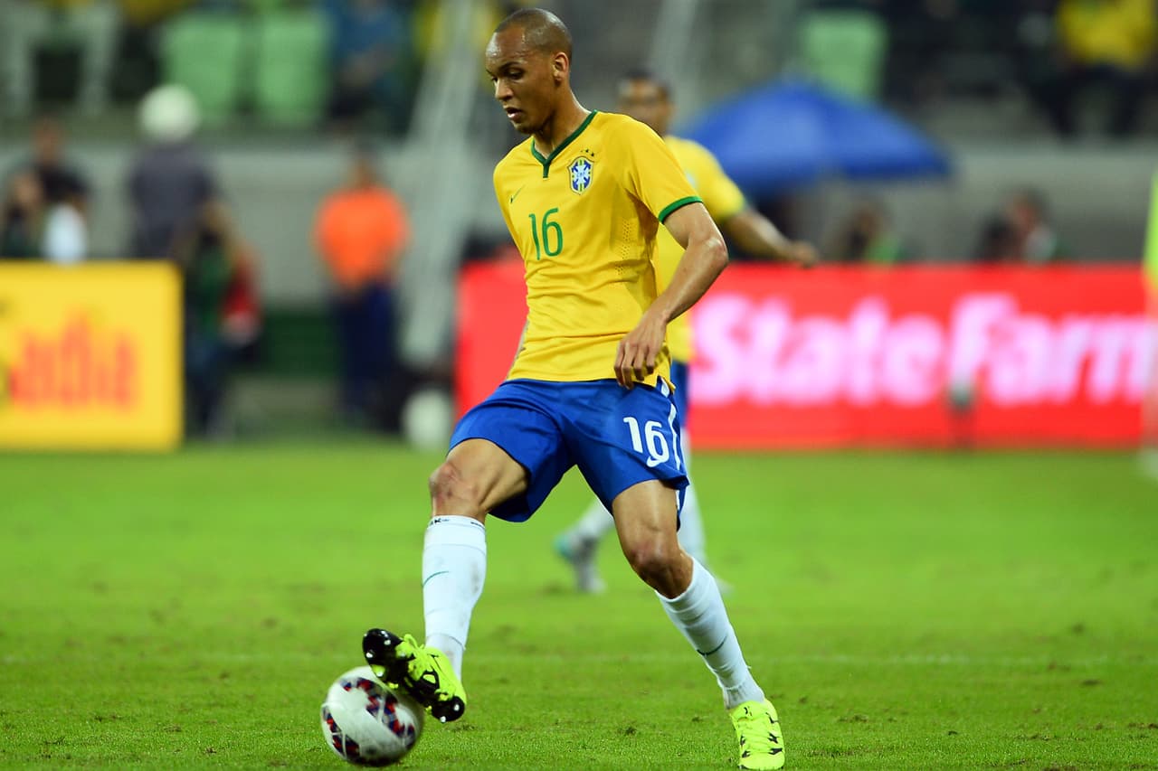 Fabinho (en la imagen) , Everton Riveiro, Douglas Costa, Felipe Anderson, Casemiro y Roberto Firmino fueron los seis cambios que Dunga mandó al campo, pero las circunstancias del juego en el segundo tiempo, con un partido trabado y deslucido, lo que no permitió que lucieran. Sin calificación.