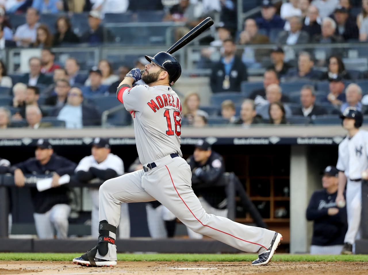 También fue requerido el primera base de los Medias Rojas de Boston Mitch Moreland. En su novena temporada en las Grandes Ligas recibe en 2018 su primer llamado al All Star Game.