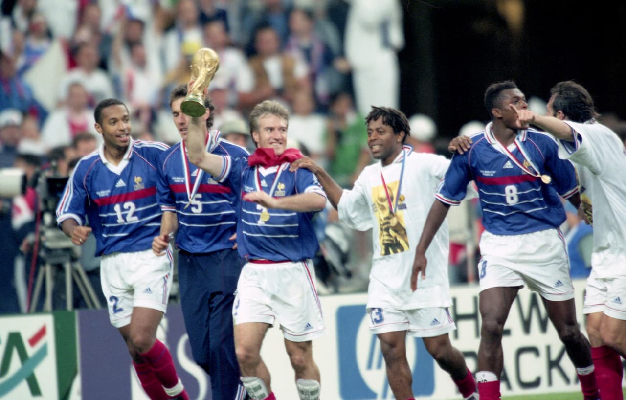Henry brilló con la selección de Francia, con la que fue campeón del Mundial en 1998 y de la Eurocopa.