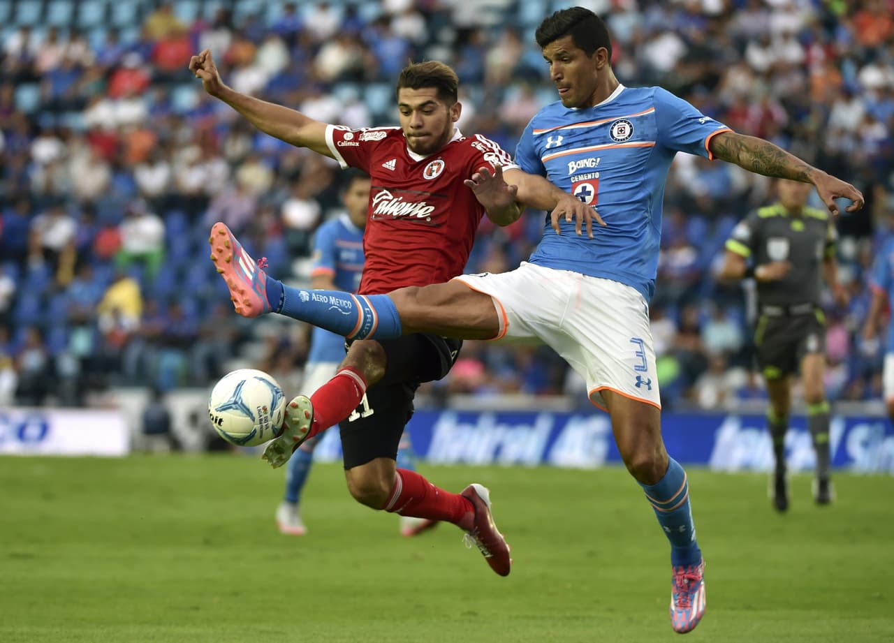 Especialmente México busca mejorar en ataque y ante la lesión de Oribe Peralta Henry Martín intentará hacerse de un nombre en el cuadro mexicano.