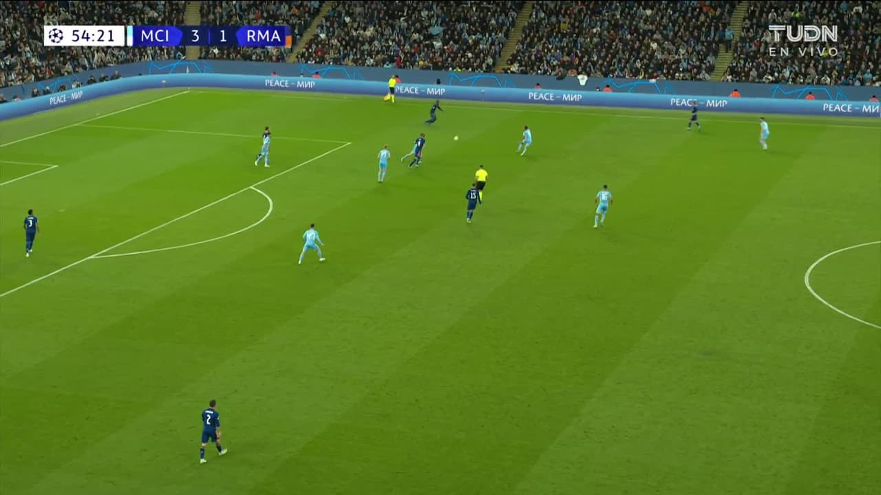 ¡GOL!  anota para Real Madrid. Vinícius Júnior