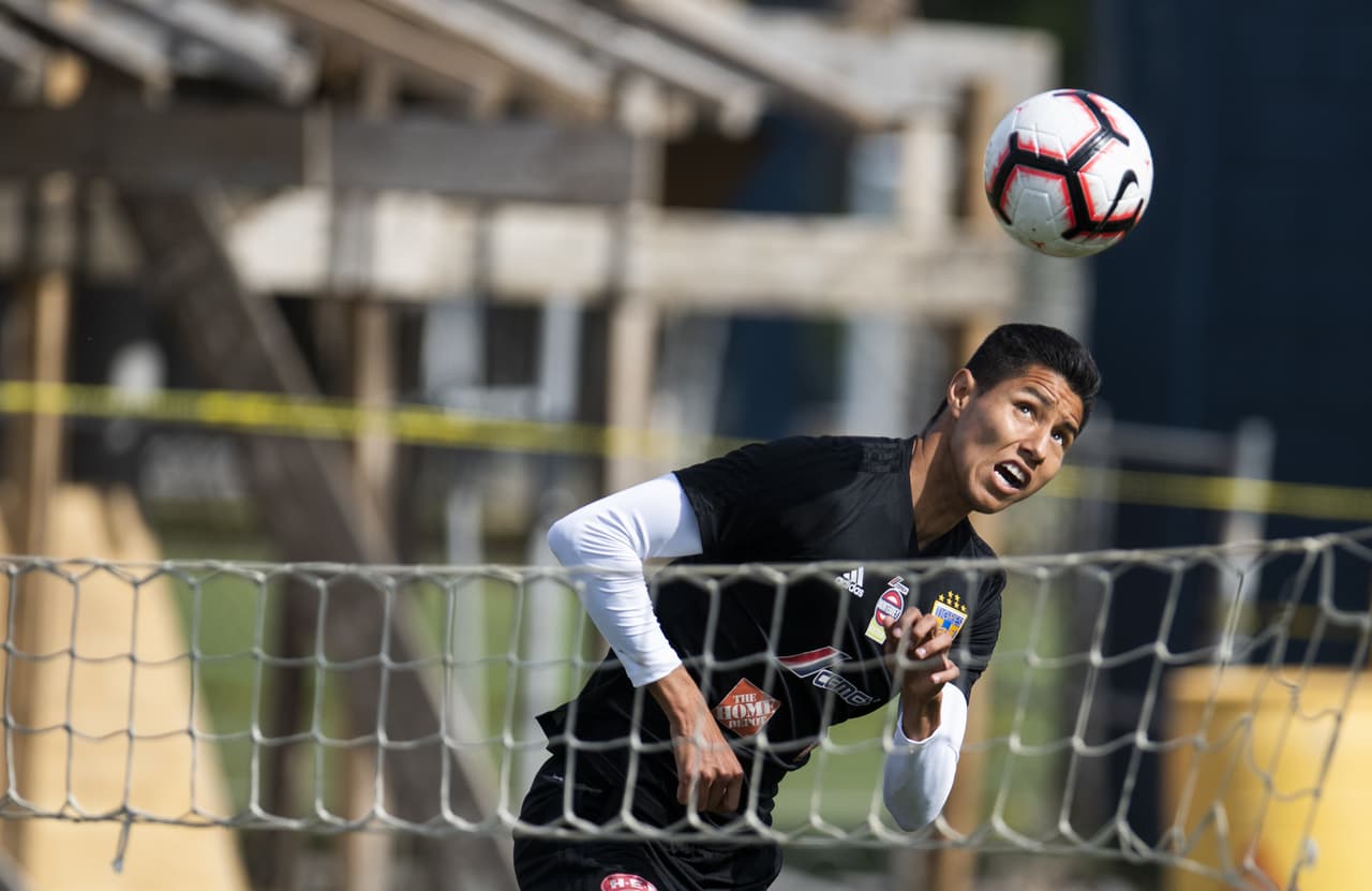 Tigres UANL ajusta detalles para el juego de ida de la Final de la Concacaf Champions League en un duelo contra Monterrey, su gran rival, frente al que busca su primer título internacional.