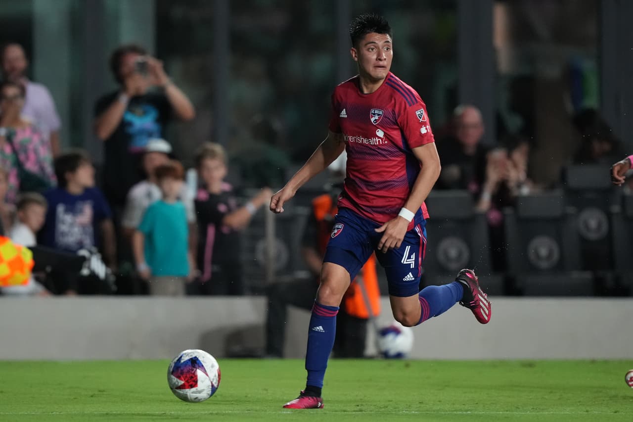 Defensor - MARCO FARFAN (FC Dallas)