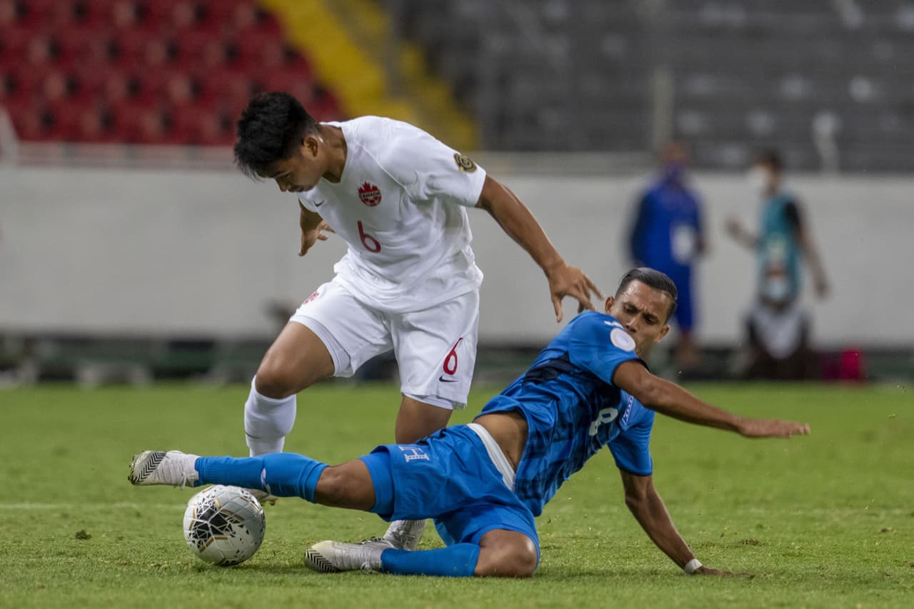 Denil Mladonado y Derek Cornelius fueron los encragados de anotar en el empate 1-1 que le dio el pase a semifinales a Honduras y Canadá.