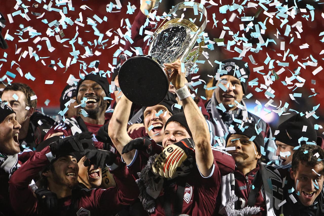 Colorado Rapids levantando la MLS Cup de 2010