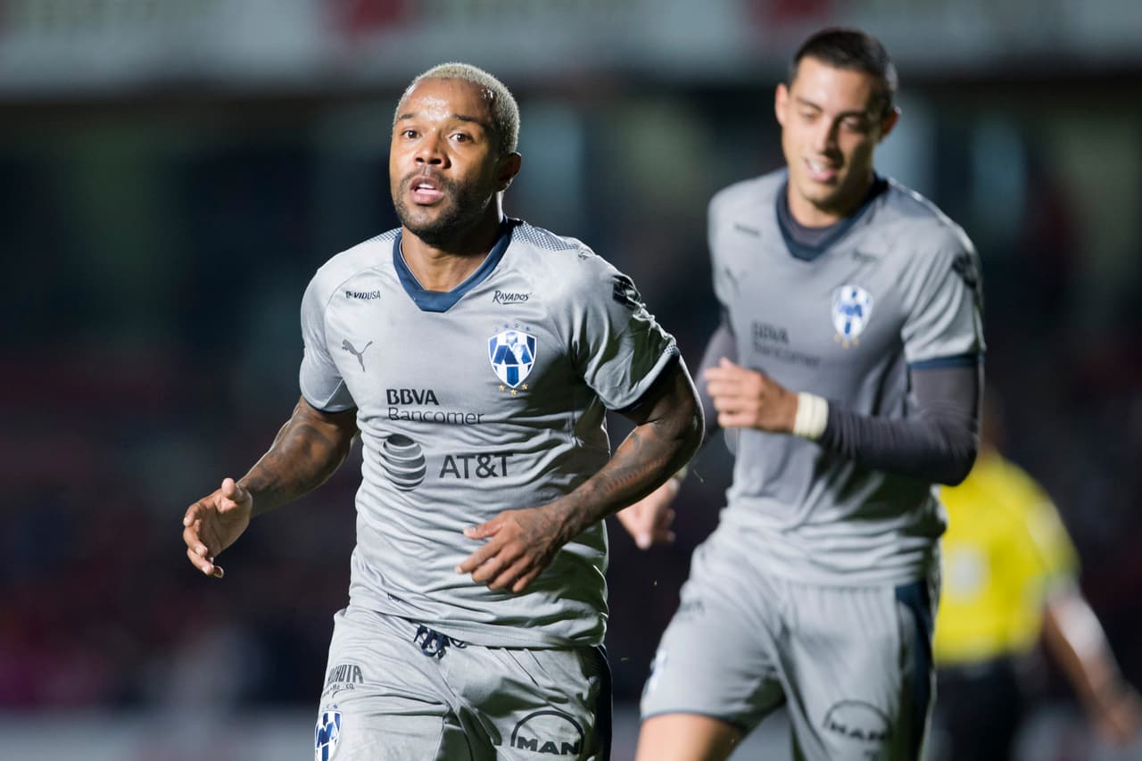 Los Rayados de Monterrey vencieron en condición de visitantes 2-0 al Veracruz, equipo que parece estar condenado al descenso.