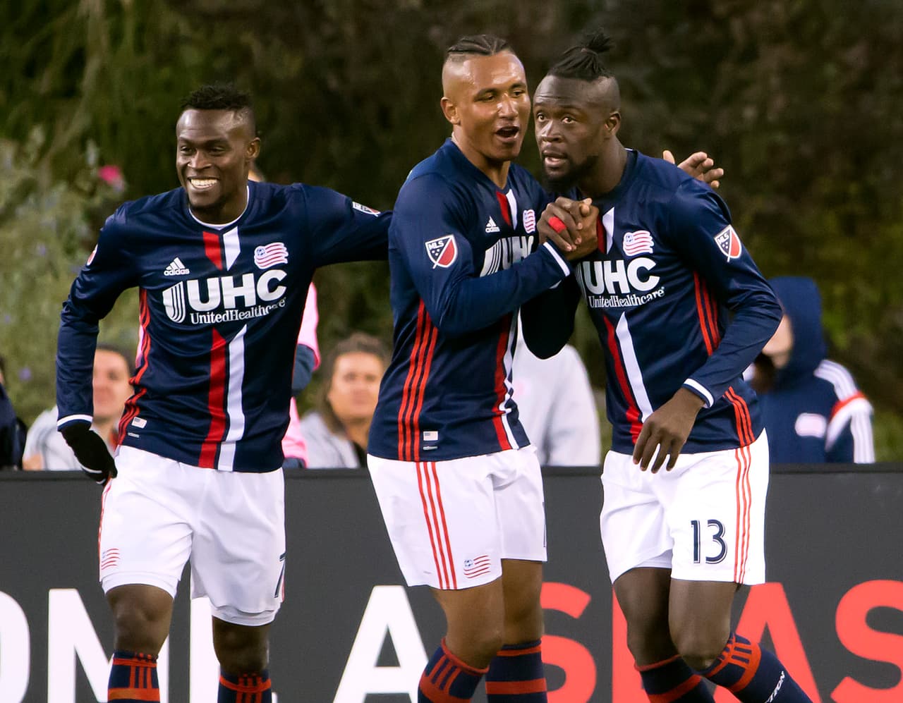 Juan Agudelo, Diego Fagundez y Kei Kamara son las armas en ataque con las que los Revs buscarán un espacio en los playoffs en 2017.