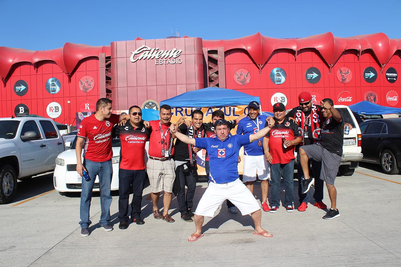 Así se vivió el primer partido del Apertura 2017 en el Estadio Caliente. Aficionados de Xolos y Cruz Azul acudieron en familia a disfrutar de una noche de buen futbol.