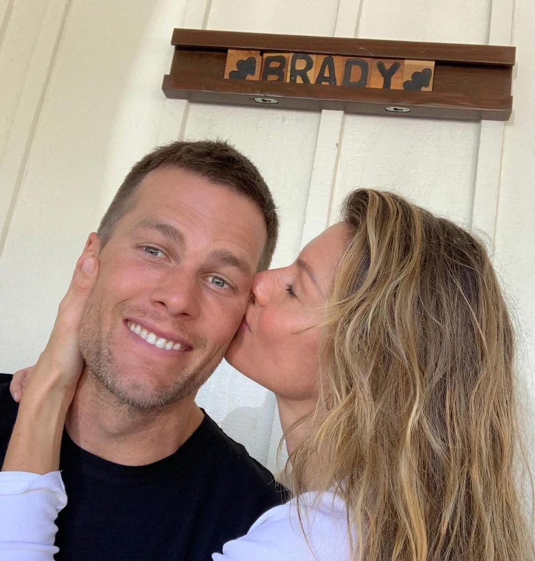 Gisele ha ha estado casada con el mariscal de campo desde 2009, agregó: "Sé lo emocionado que estás por el próximo capítulo de tu vida".