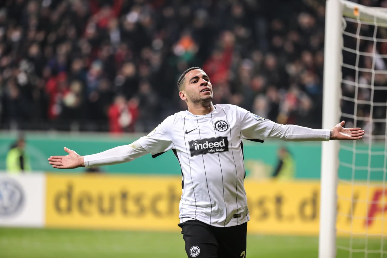 Primer gol del delantero, ex Sporting Gijón y Real Madrid, en lo que va de la temporada con la camiseta del Eintracht.