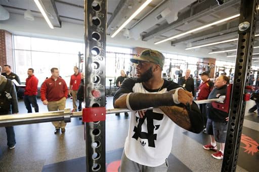 Mira las imágenes del WR egresado de Washington State y reclutado por los Browns, Vince Mayle (AP-NFL).