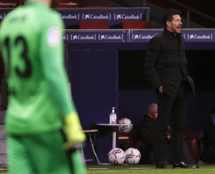 El Atlético de Madrid se impone al Valencia 3-1. Los goles corrieron a cargo de Joao Felix, Luis Suárez y Ángel Correa y siguen en la cima de la tabla de LaLiga.