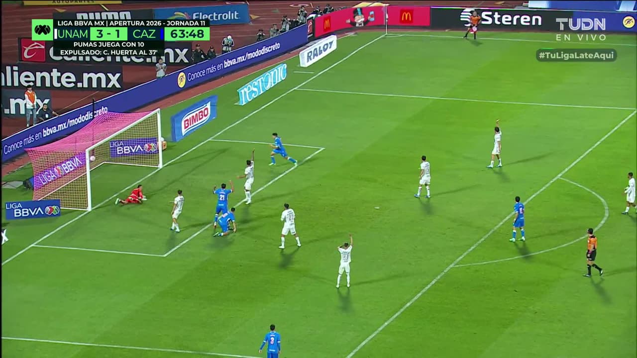 ¡GOL!  anota para Cruz Azul. Carlos Rodríguez