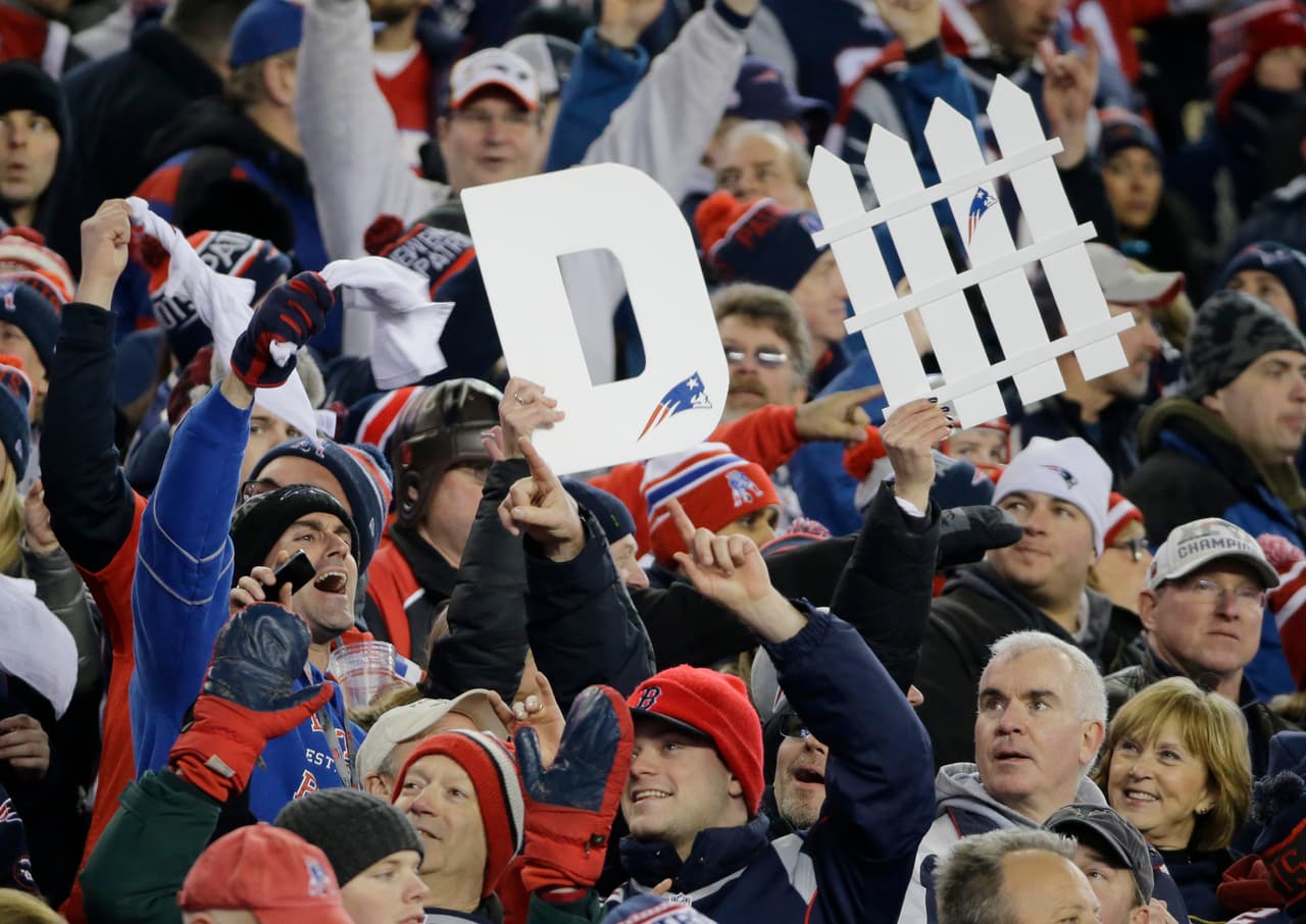 La locura incendió a todos los fans de la NFL durante la Ronda Divisional. Checa las mejores tomas.