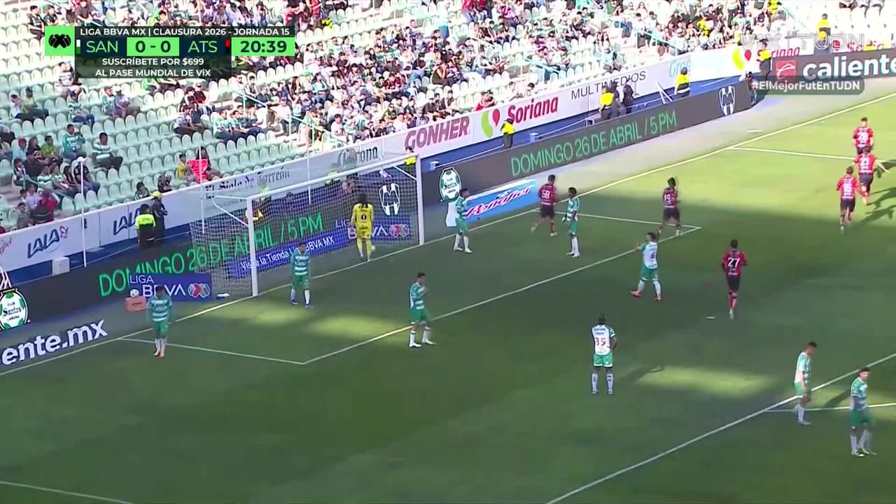 ¡El Atlas abre el marcador! En el contraremate, Manuel Capasso la empuja con el hombro