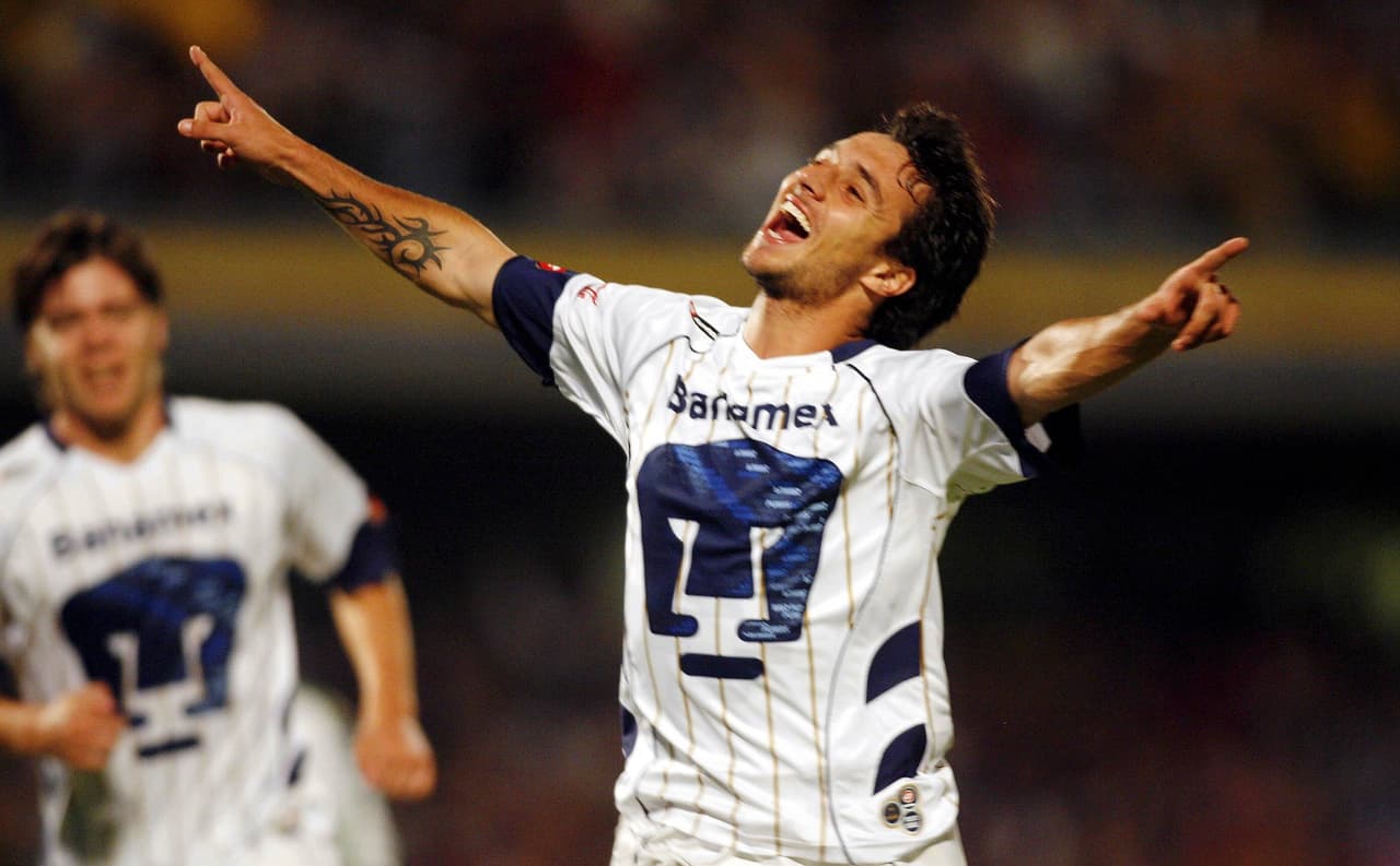 Otro de los consentidos de la afición fue Nacho Scocco, el campeón de América dejó 28 pirulos con los auriazules.