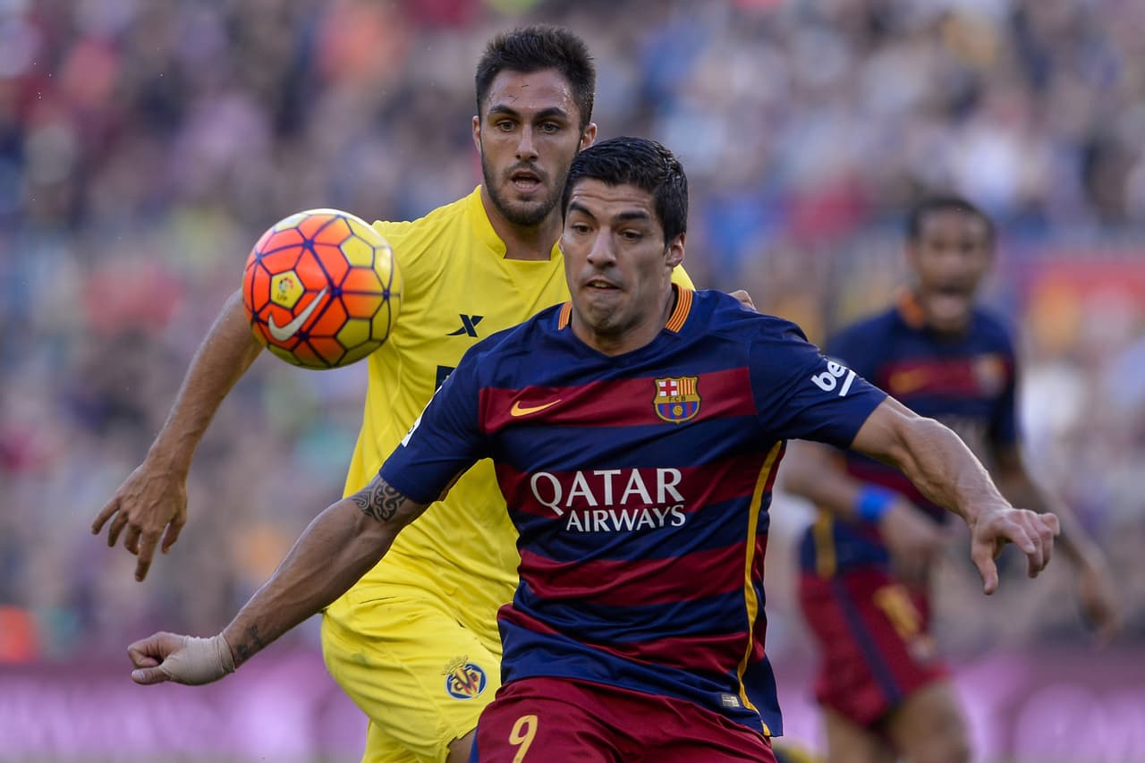 Otro que también se haría presente sería Luis Suárez, el uruguayo sería un arma de apoyo para que Neymar se abriera espacios.