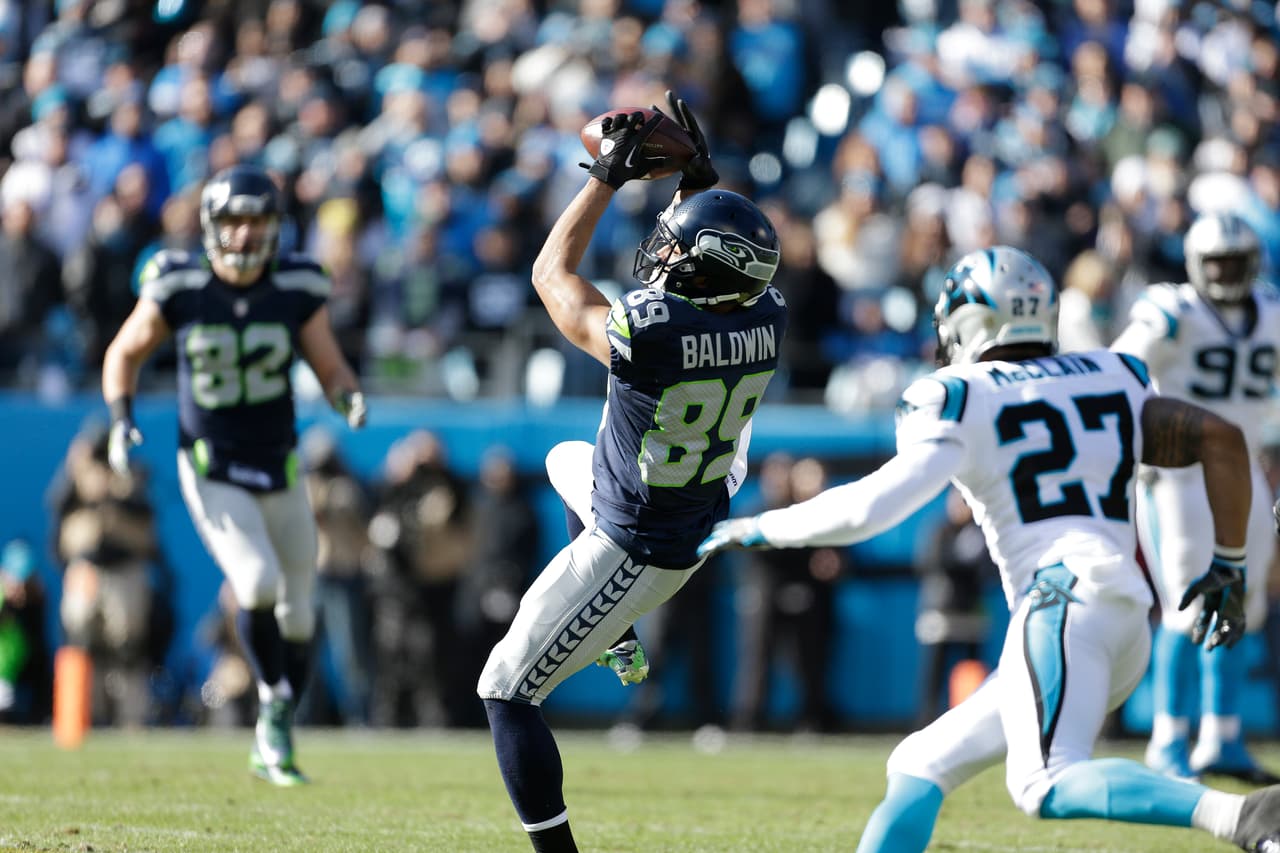 72 / DOUG BALDWIN - WR - SEATTLE SEAHAWKS - En 2015 fue líder receptor de los Seahawks, el único que superó las 1,000 yardas, algo que consiguió por primera vez en su carrera. Tuvo 78 atrapadas para 1,069 yardas con 14 touchdowns, sin duda su mejor campaña en 5 años en la NFL. Por segundo año consecutivo jugó todos los partidos con los Seahawks.