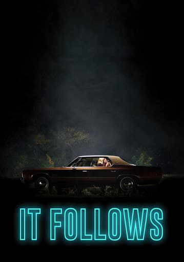 It Follows - Jay, de 18 años, tiene su primer encuentro sexual con su novio en la parte trasera de un coche. Tras el hecho, aparentemente inocente, la situación se pone algo tensa cuando su novio hace que ella se desmaye.