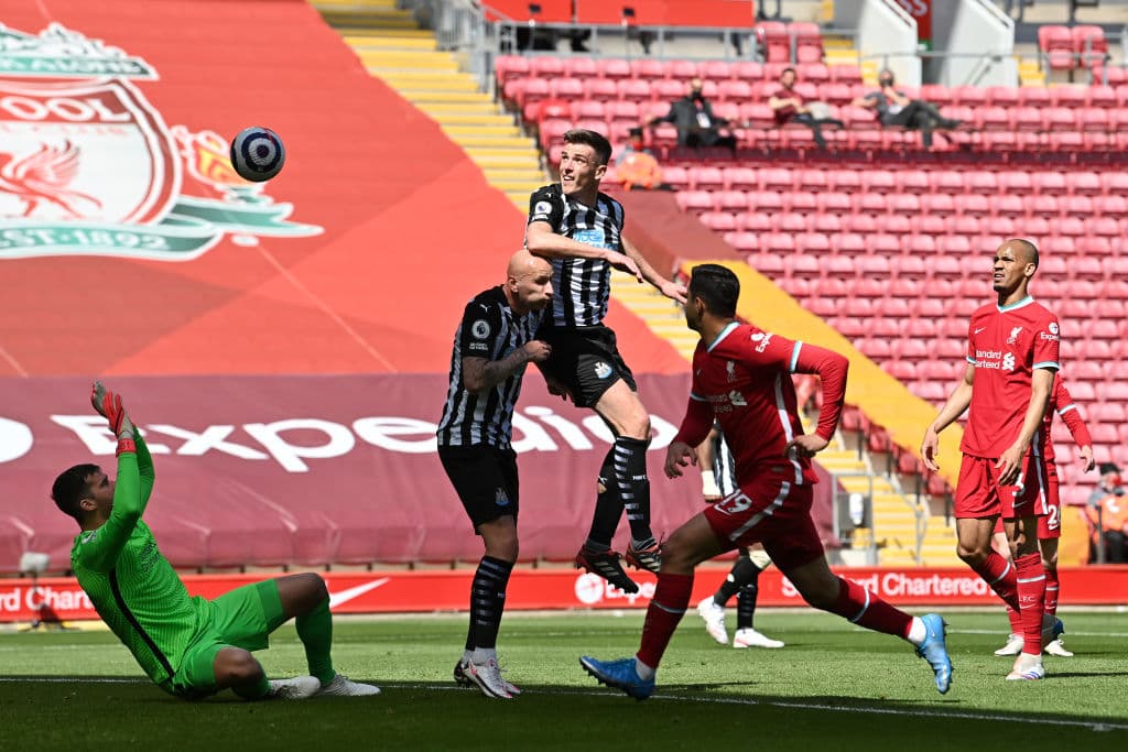 El gol de Joseph Willcok al minuto 90+5 Newcastle United logra rescatar un valioso punto en su visita al Liverpool.