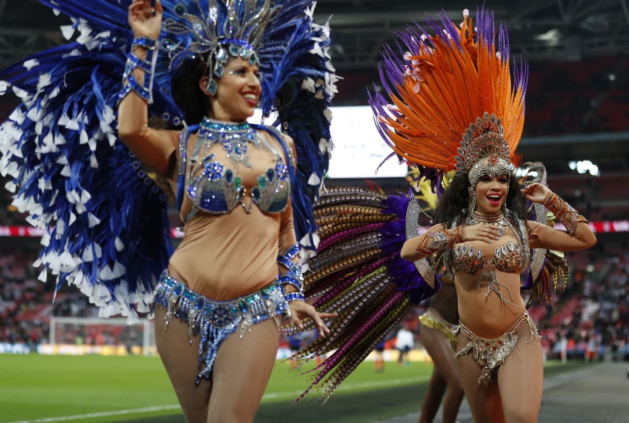 El estadio Wembley fue todo un carnaval en la previa del partido entre dos de las grandes selecciones del mundo.