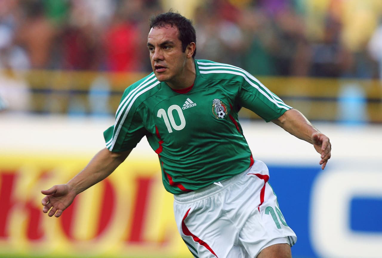 Cuauhtémoc Blanco sufroi una lesión de ligamentos provocada por el trinitario Ansil Elcock, la cual no le permitió brillar como se esperaba en la Real Sociedad, su única experiencia en el fútbol de Europa.