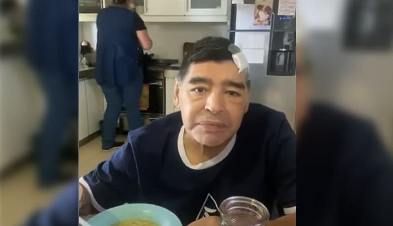 Difunden el último video vivo de Maradona: "Me siento abollado"