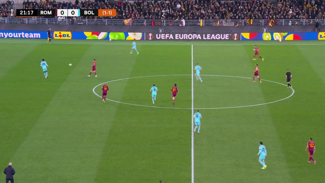 ¡GOL!  anota para Bologna. Jonathan Rowe