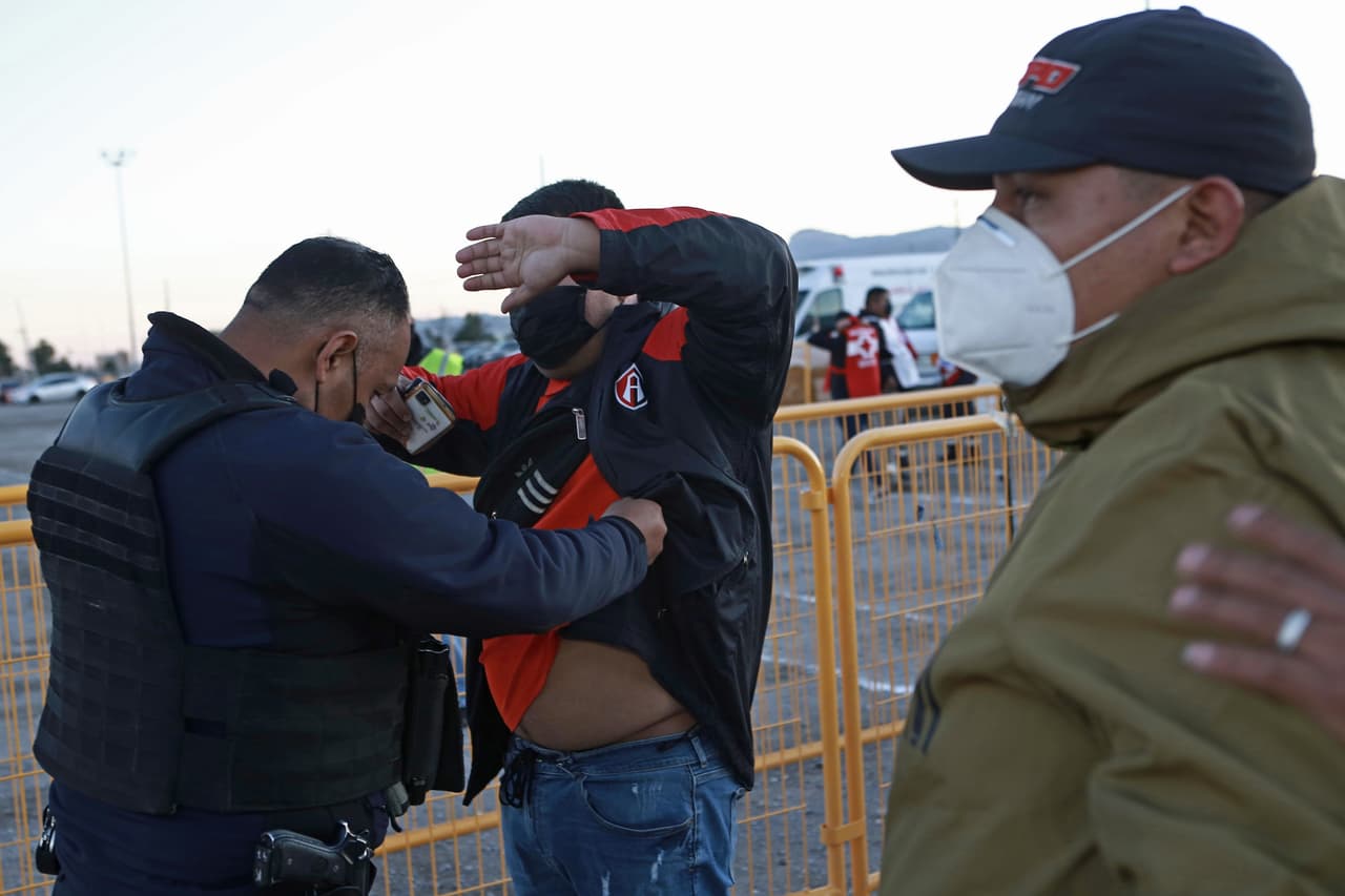 Gracias a los goles de Furch y Quiñones, Atlas le pega a unos alicaídos Bravos de Juárez que ya suman 5 partidos sin conocer la victoria y que ponen al Tuca en la ‘cuerda floja’.