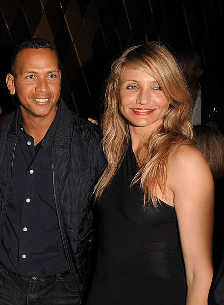 Apenas unos meses después de que Hudson y A-Rod se separaran, se informó que Díaz salió del penthouse del jugador de béisbol con "mochilas para pasar la noche”.