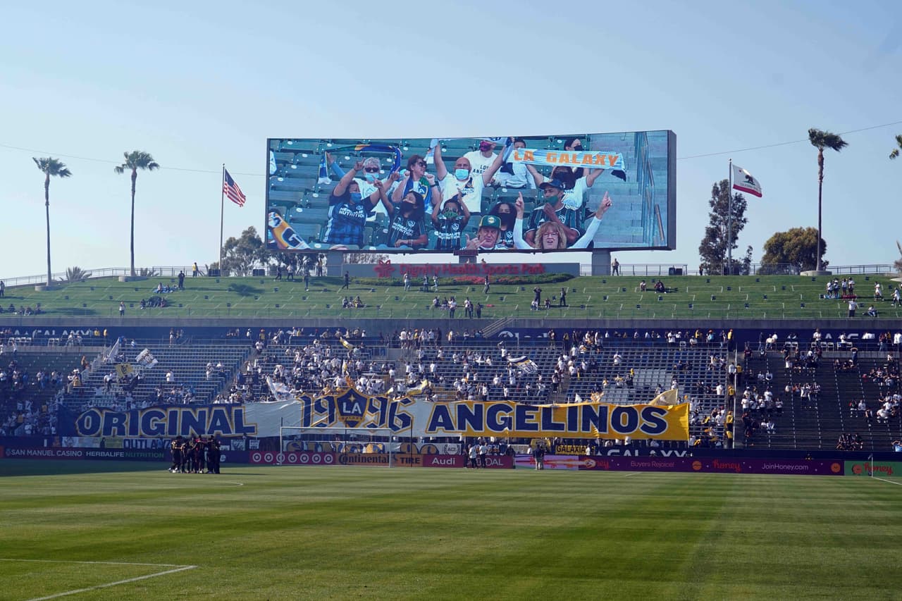 La afición de LA Galaxy celebró en forma la victoria 2-1 del sábado ante LAFC.