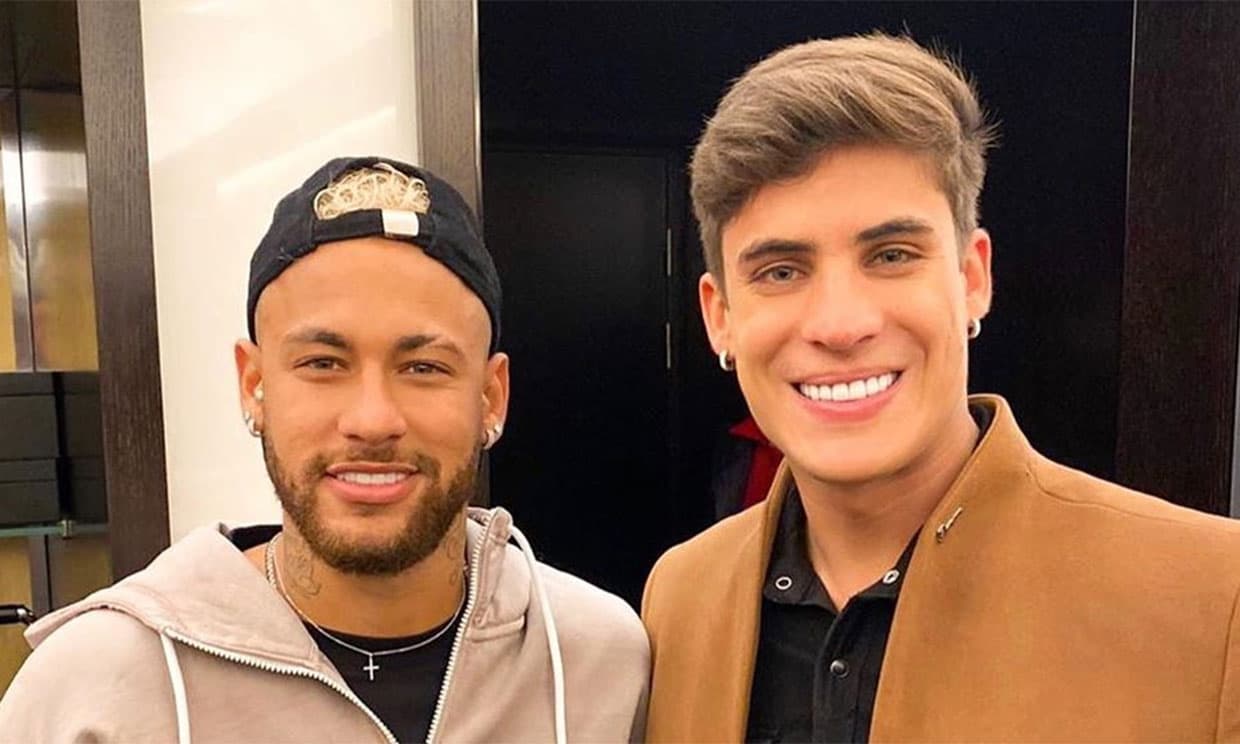 Neymar ha llamado a su padrastro 'viadinho', que es un insulto que en Brasil se propina contra los homosexuales, pues Tiago es bisexual, en un audio que se ha filtrado a la prensa.