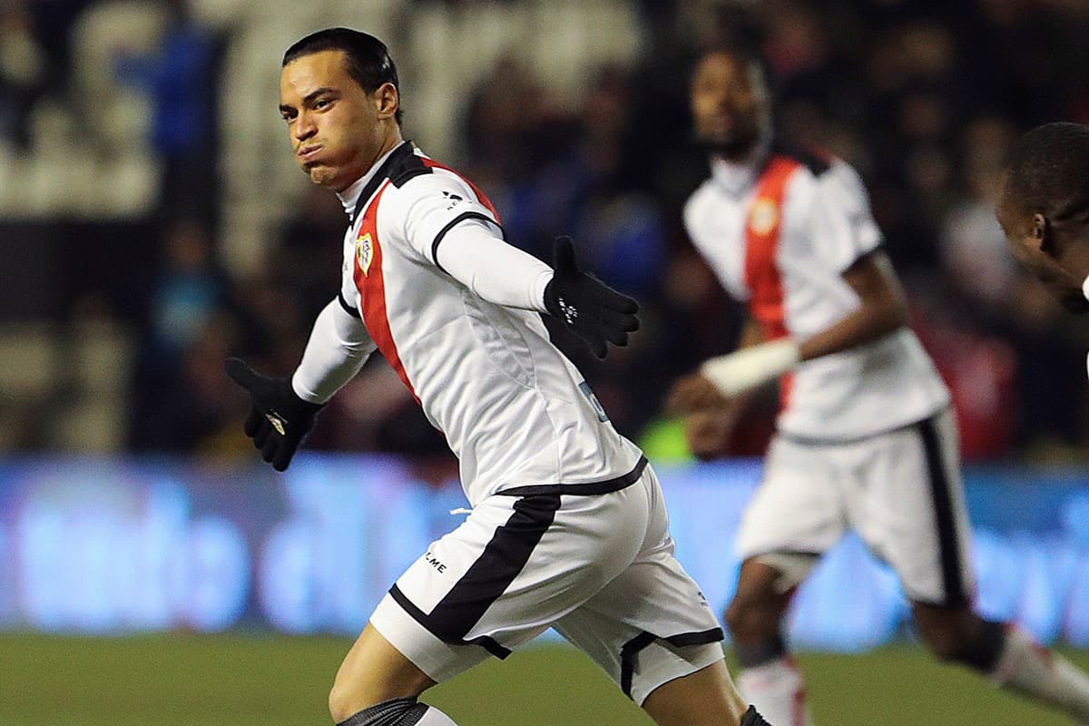 Al minuto 77 Raúl de Tomás pisó el área y marcó el 3-2 para el Rayo Vallecano, su anhelado primer hat-trick en La Liga.
