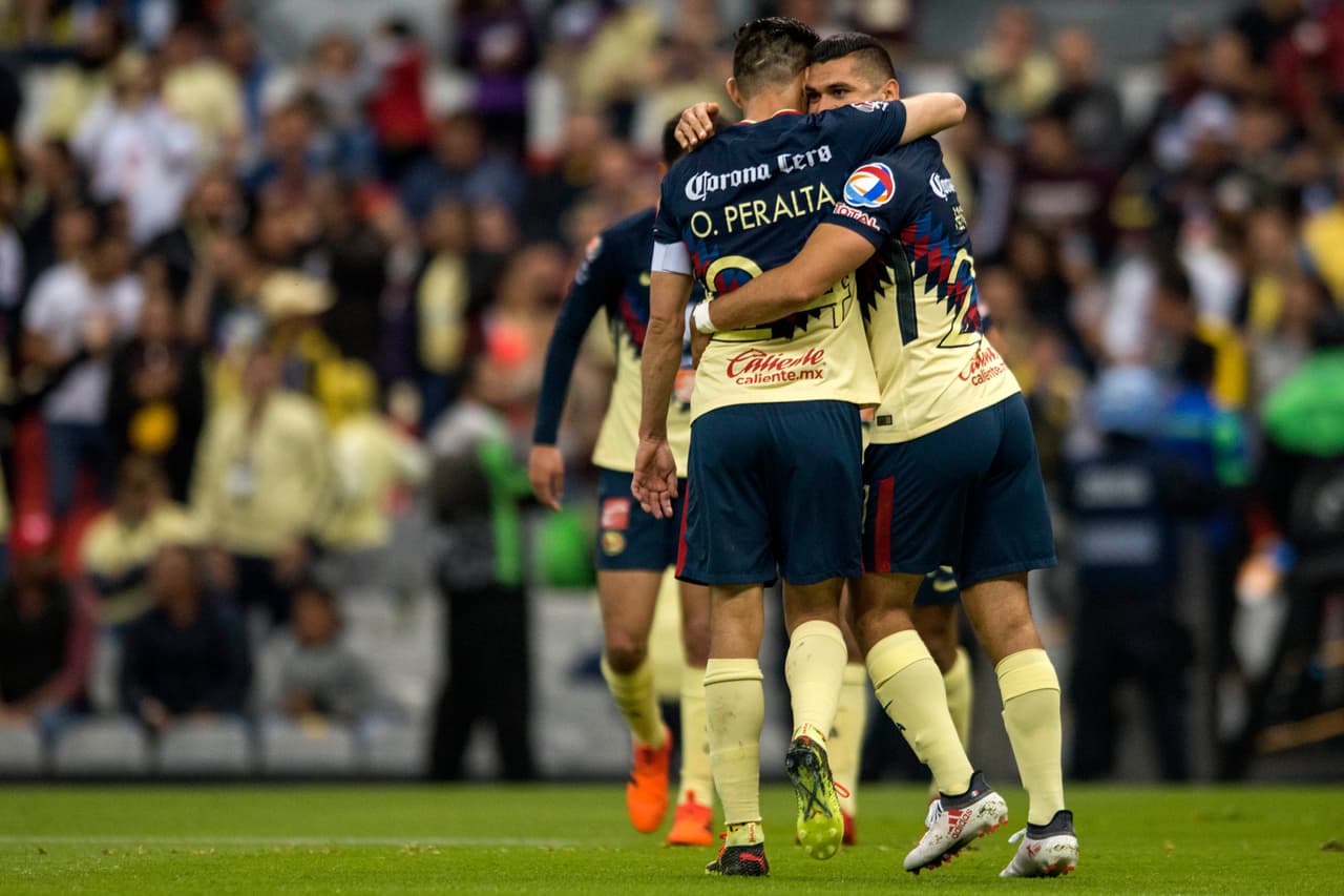 Comenzó la segunda mitad y se repitió la fórmula. Centro de Renato Ibarra, recentró de cabeza de Cecilio Domínguez y gol de Henry Martín.